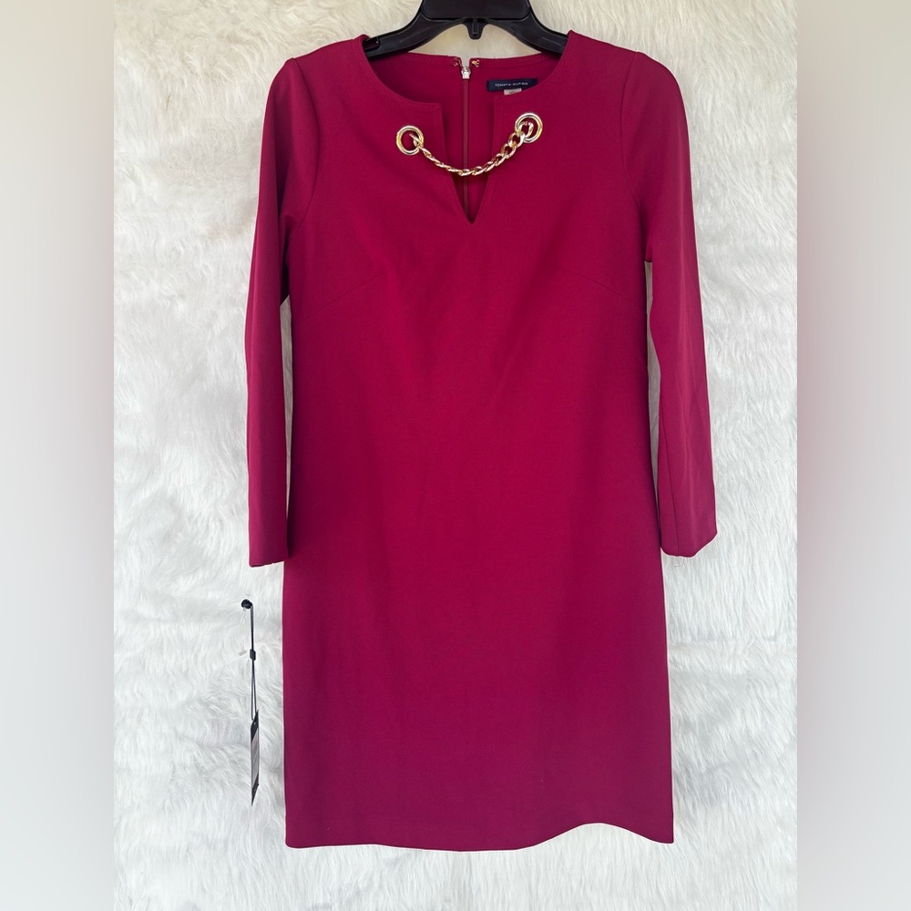 TOMMY HILFIGER WINE SHEATH DRESS ELEGANT CHAIN DETAIL BURGUNDY DRESS SIZE 8P